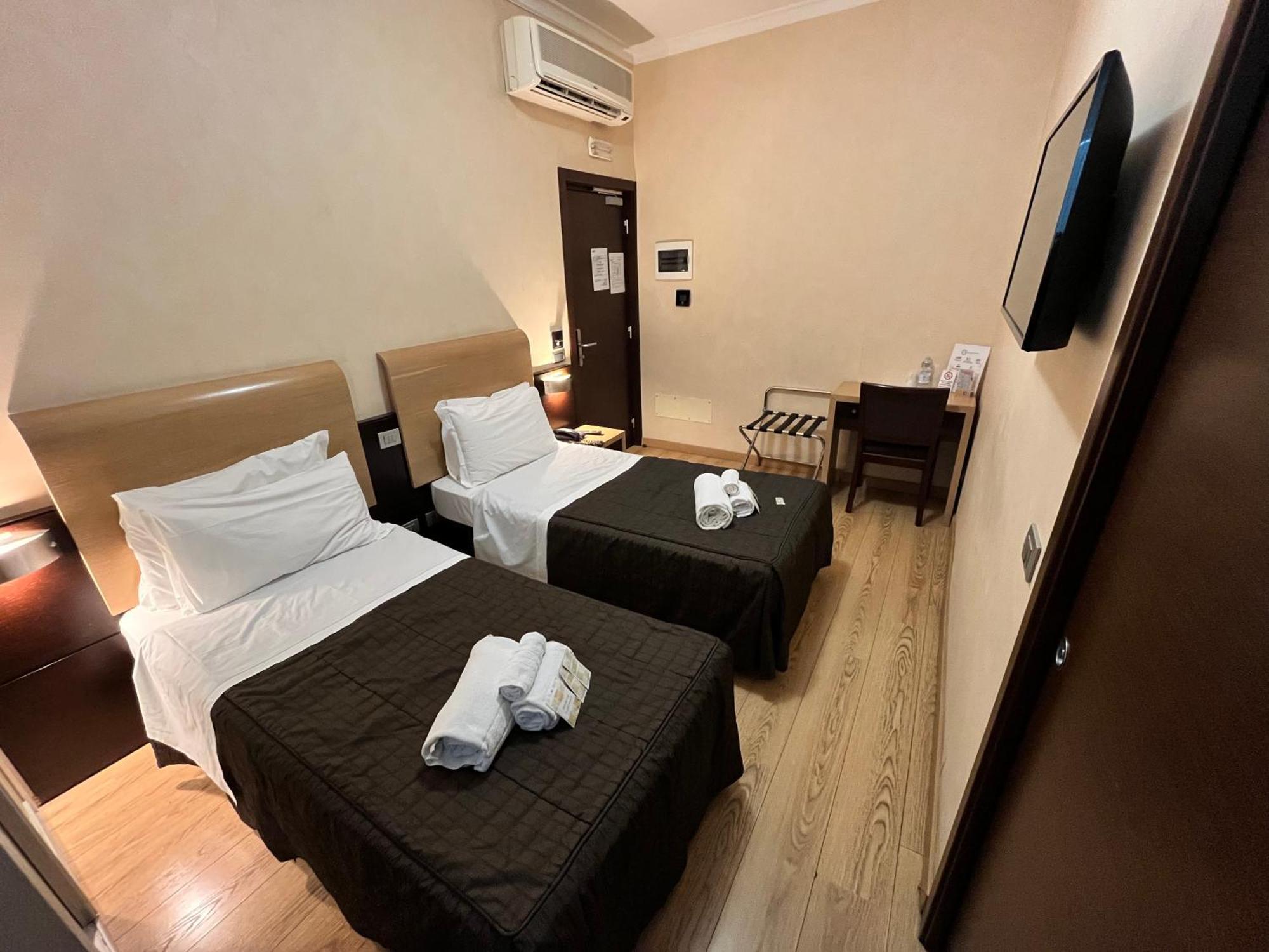 ยูโรเฮาส์โรมแอร์พอร์ต Hotel ฟิวมิชีโน ภายนอก รูปภาพ